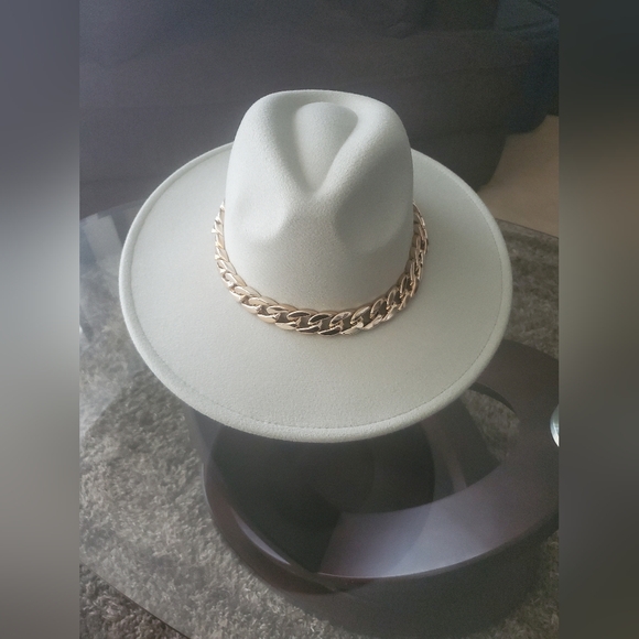 Hat - Picture 2 of 3